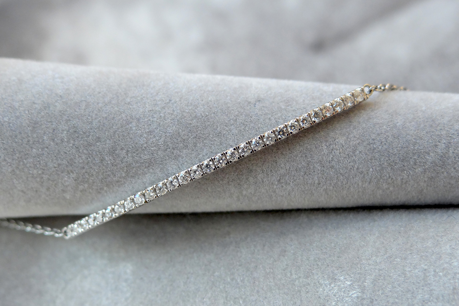 Bracelet-diamants-sur-or-blanc
